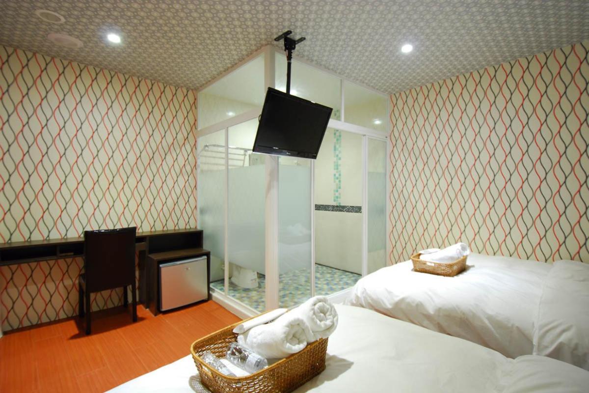 Happiness Inn Taipei Exterior photo